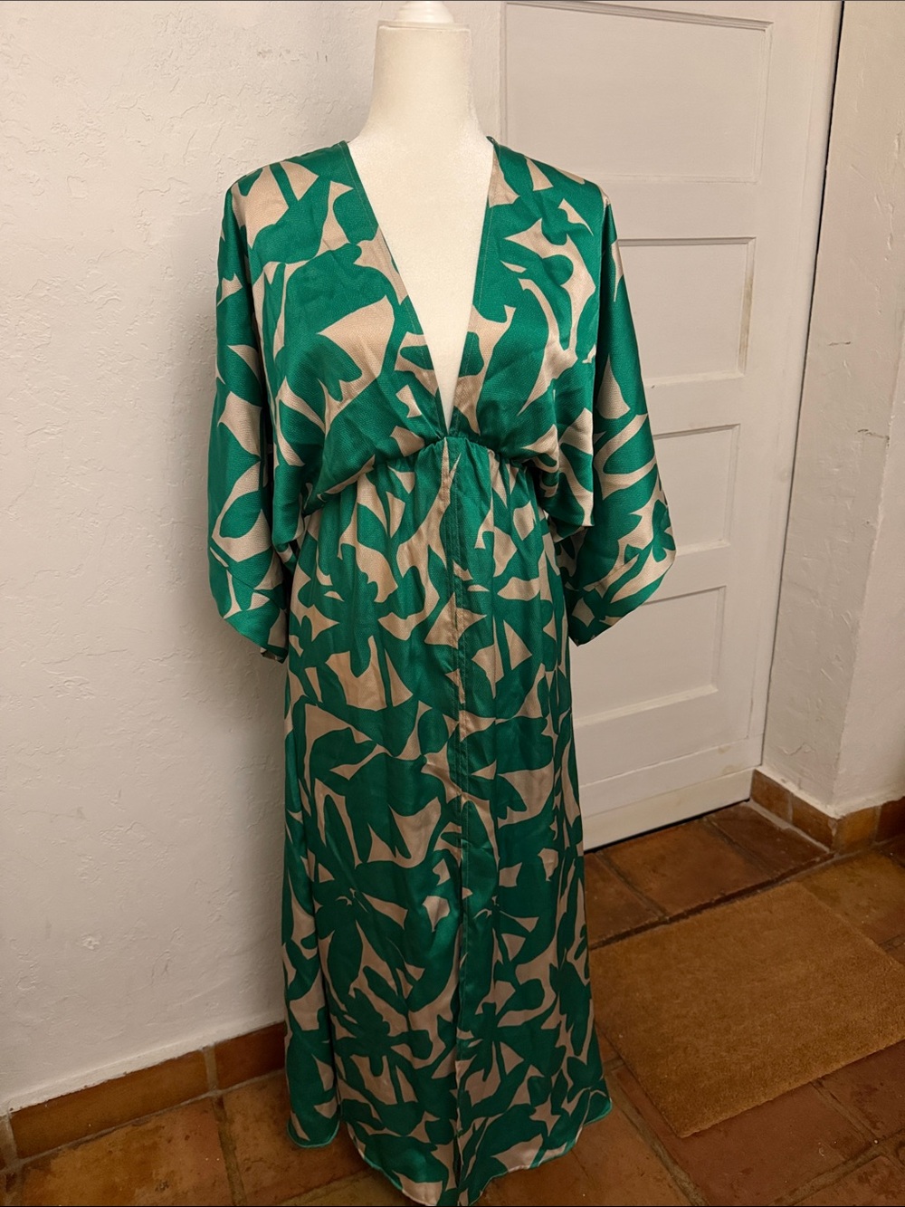 & Other Stories Green and Cream Leaf-Print Swim Coverup